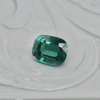 ラグーントルマリン 0.54ct クッションカット 5.4mm×4.2mm×3.0mm 【MJ2911】