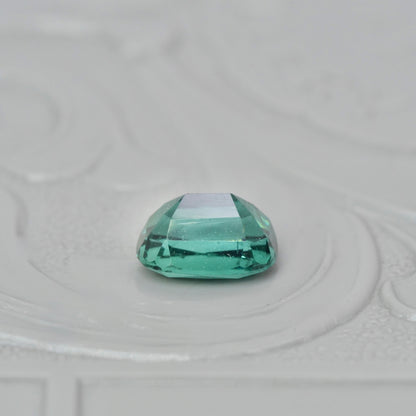 ラグーントルマリン 0.54ct クッションカット 5.4mm×4.2mm×3.0mm 【MJ2911】