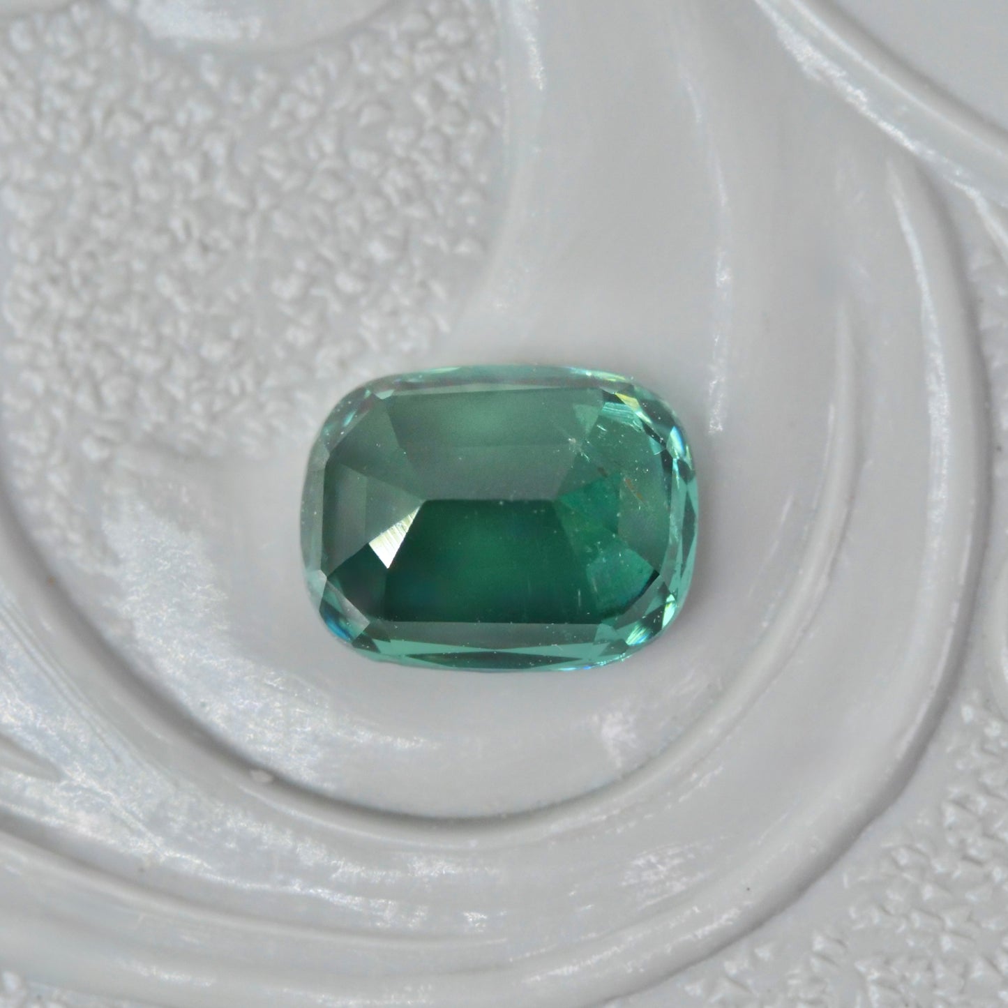 ラグーントルマリン 0.54ct クッションカット 5.4mm×4.2mm×3.0mm 【MJ2911】