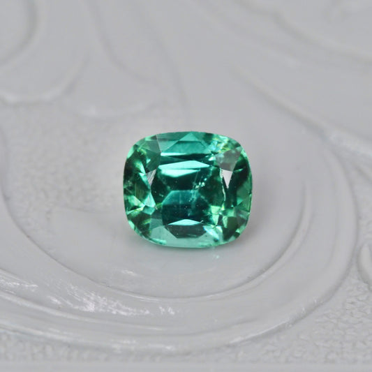 ラグーントルマリン 0.58ct クッションカット 5.0mm×4.5mm×3.5mm【MJ2912】