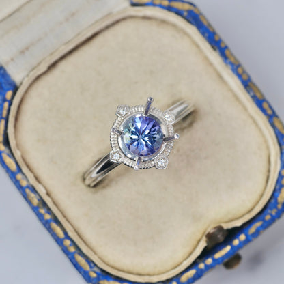 バイカラーゾイサイト 0.72ct ラウンドカット  5.9mm×5.8mm×3.5mm【MJ2901】