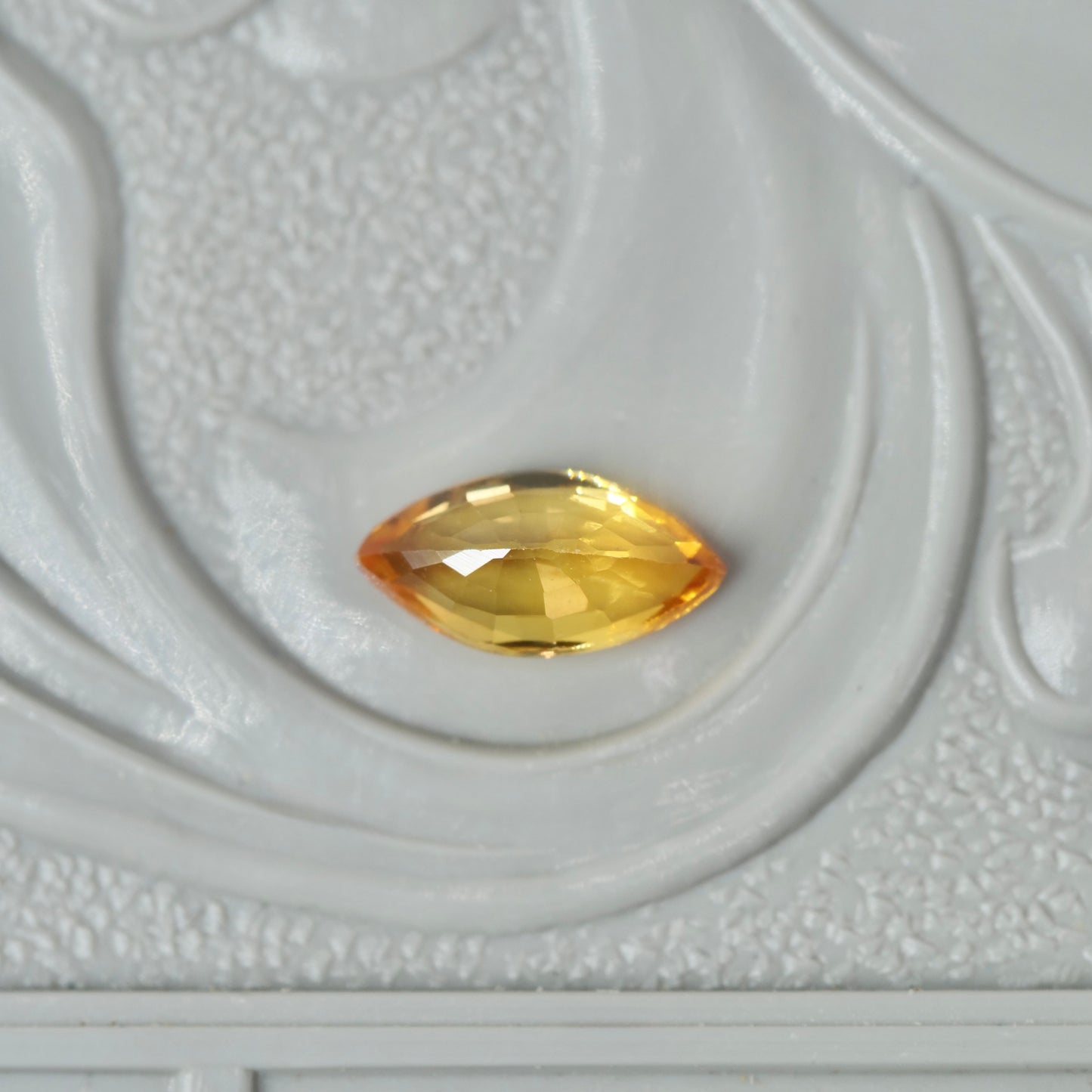 サファイア 0.30ct マーキスカット 5.8mm×3.0mm×2.1mm【MJ2884】