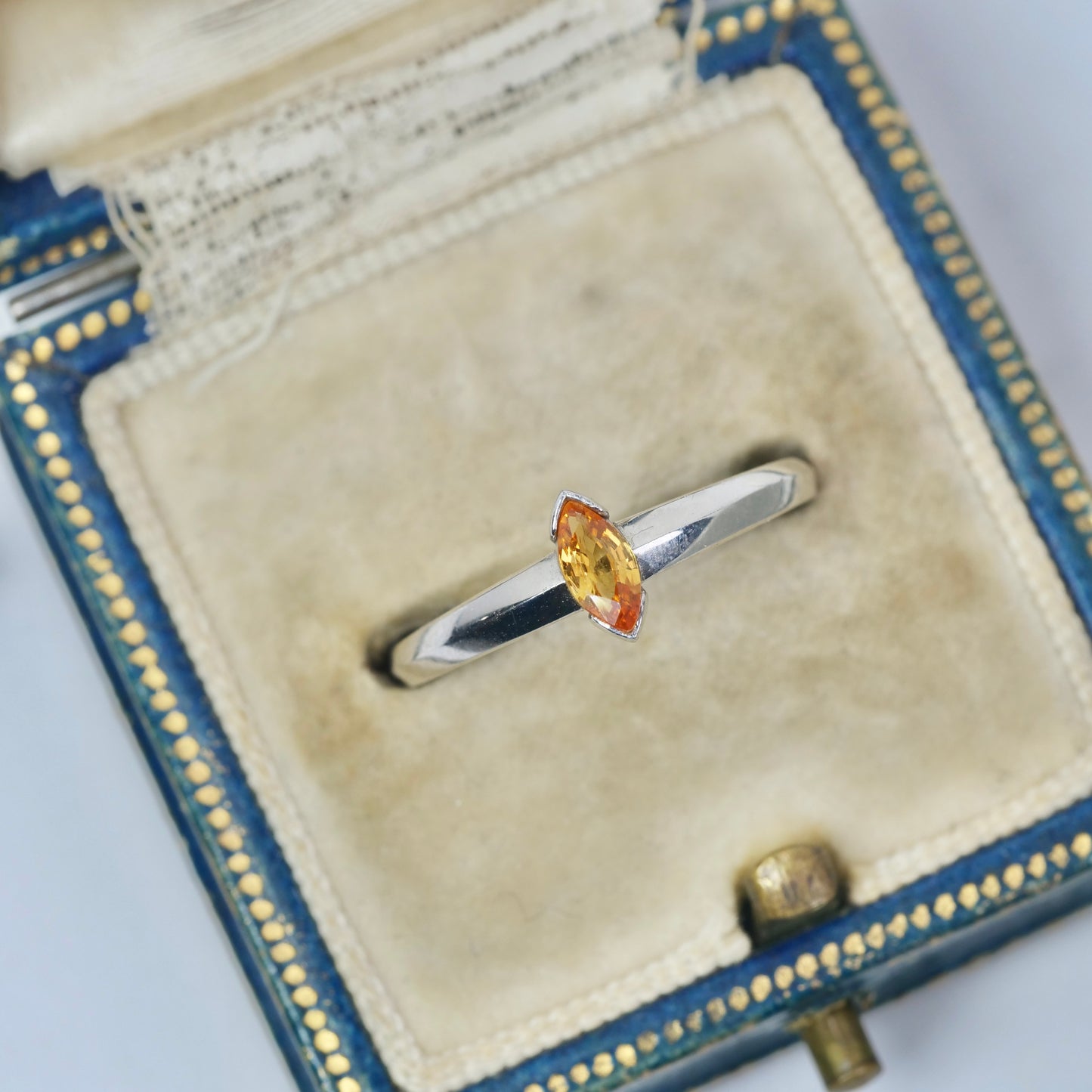 サファイア 0.30ct マーキスカット 5.8mm×3.0mm×2.1mm【MJ2884】