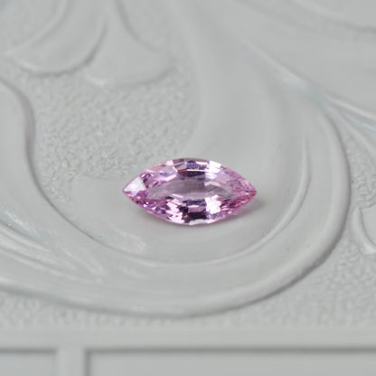 サファイア 0.23ct マーキスカット 5.8mm×2.9mm×1.8mm 【MJ2885】