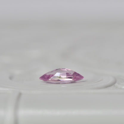 サファイア 0.23ct マーキスカット 5.8mm×2.9mm×1.8mm 【MJ2885】