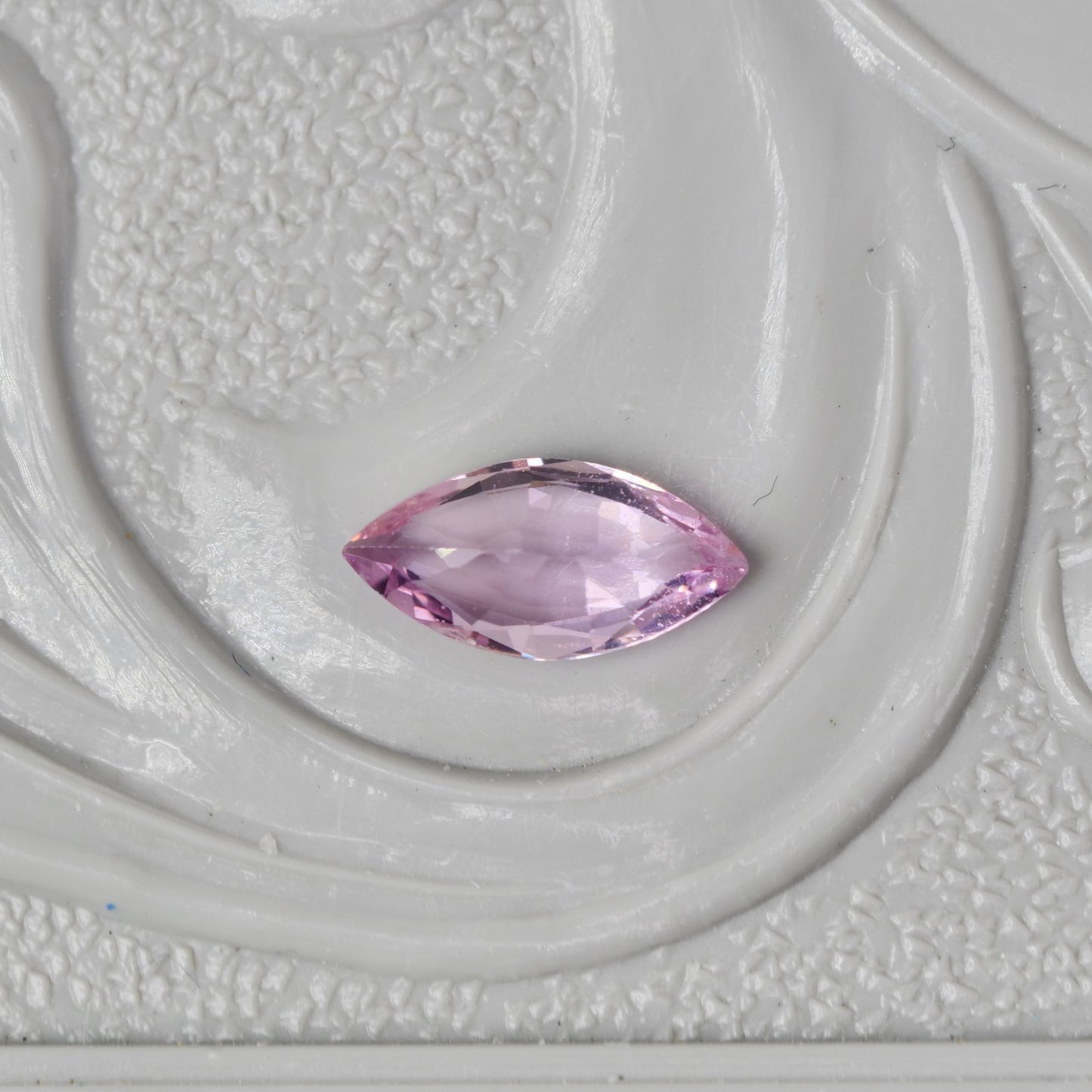 サファイア 0.23ct マーキスカット 5.8mm×2.9mm×1.8mm 【MJ2885】