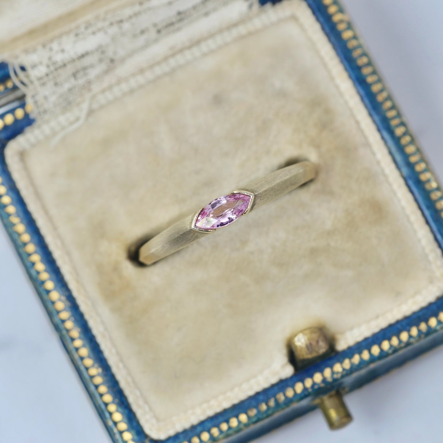 サファイア 0.23ct マーキスカット 5.8mm×2.9mm×1.8mm 【MJ2885】