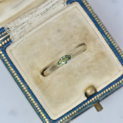 サファイア 0.28ct マーキスカット 5.8mm×3.0mm×2.0mm【MJ2886】