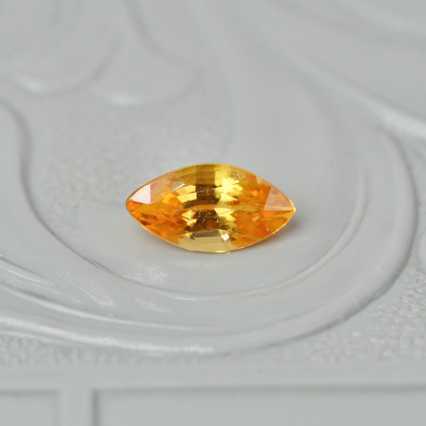 サファイア 0.34ct マーキスカット 5.9mm×3.1mm×2.3mm【MJ2887】