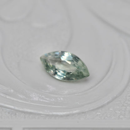 サファイア 0.32ct マーキスカット  5.9mm×3.0mm×2.1mm 【MJ2888】
