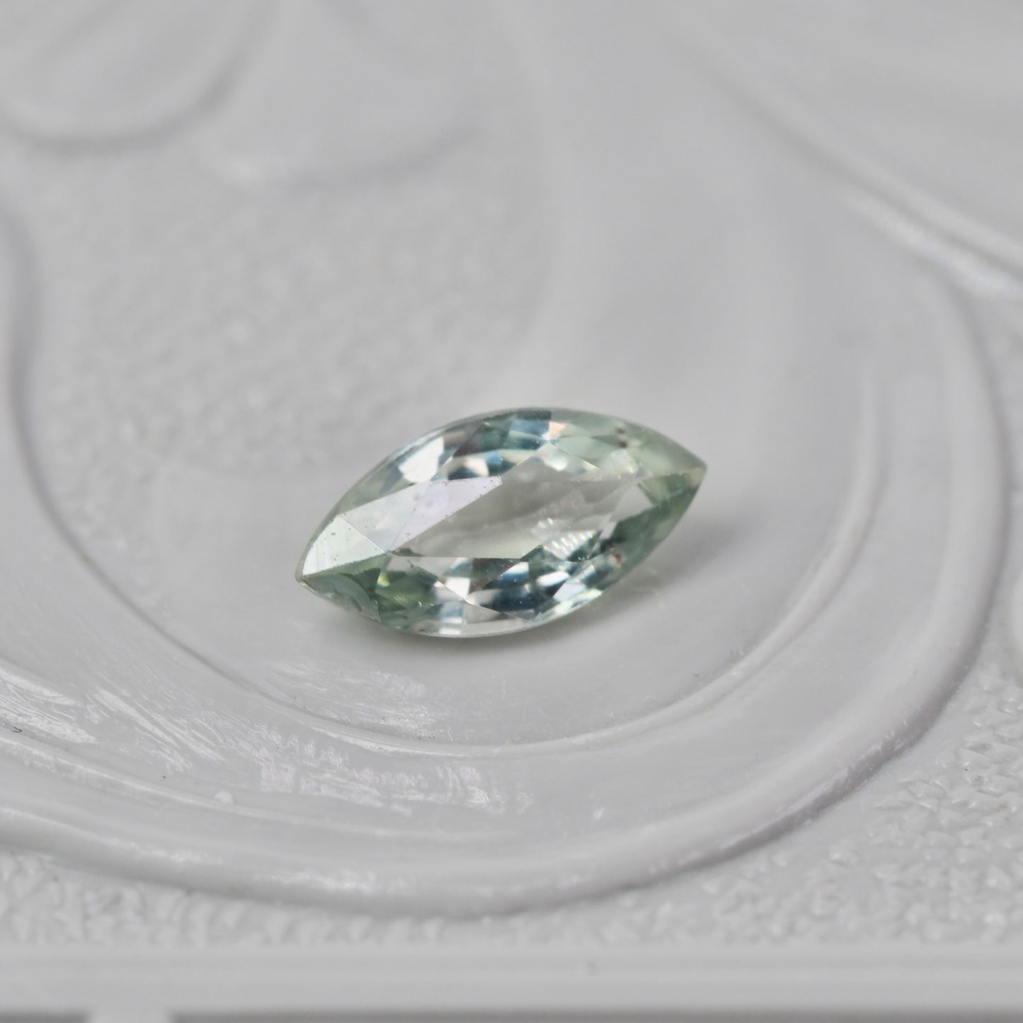 サファイア 0.32ct マーキスカット  5.9mm×3.0mm×2.1mm 【MJ2888】