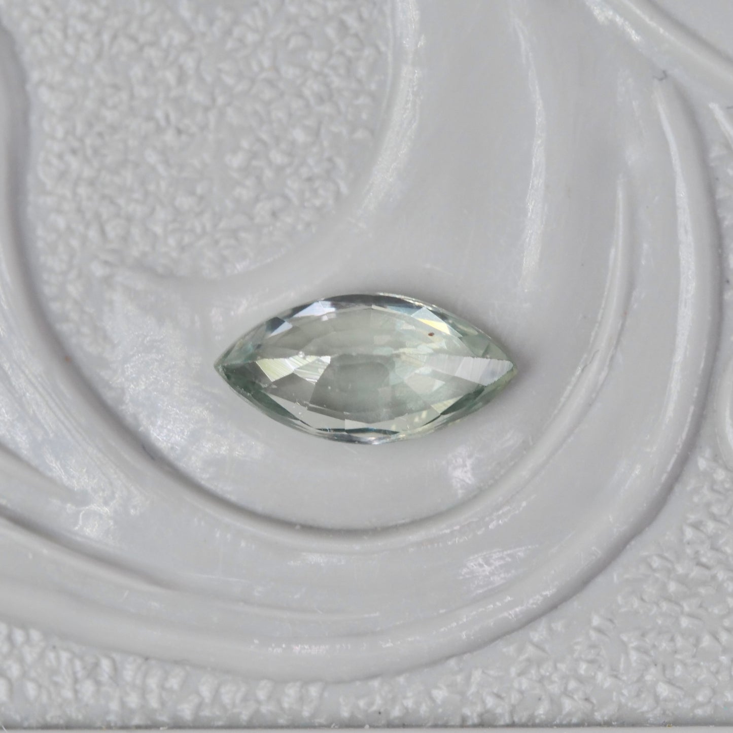サファイア 0.32ct マーキスカット  5.9mm×3.0mm×2.1mm 【MJ2888】