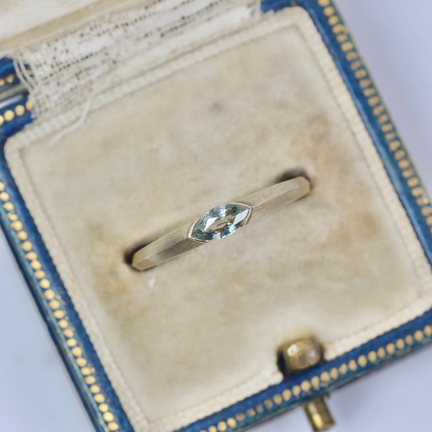 サファイア 0.32ct マーキスカット  5.9mm×3.0mm×2.1mm 【MJ2888】