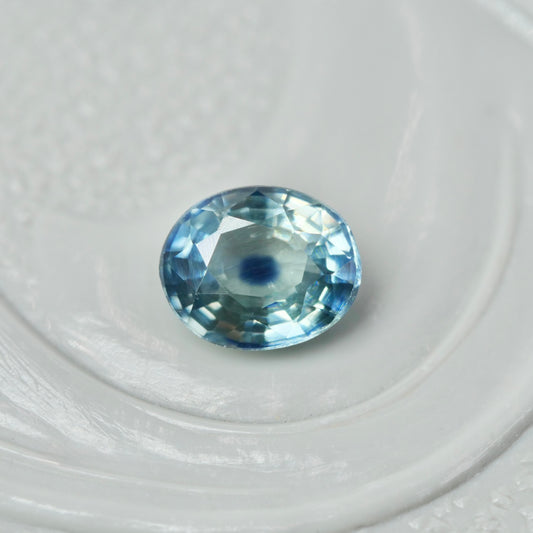 バイカラーサファイア 0.29ct オーバルカット 4.2mm×3.4mm×2.2mm【MJ2878】