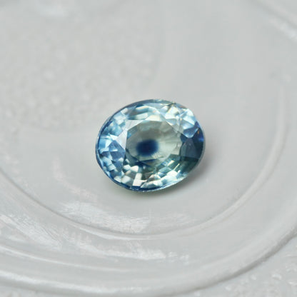 バイカラーサファイア 0.29ct オーバルカット 4.2mm×3.4mm×2.2mm【MJ2878】