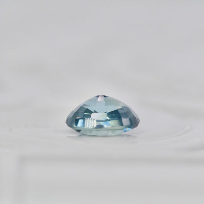 バイカラーサファイア 0.29ct オーバルカット 4.2mm×3.4mm×2.2mm【MJ2878】