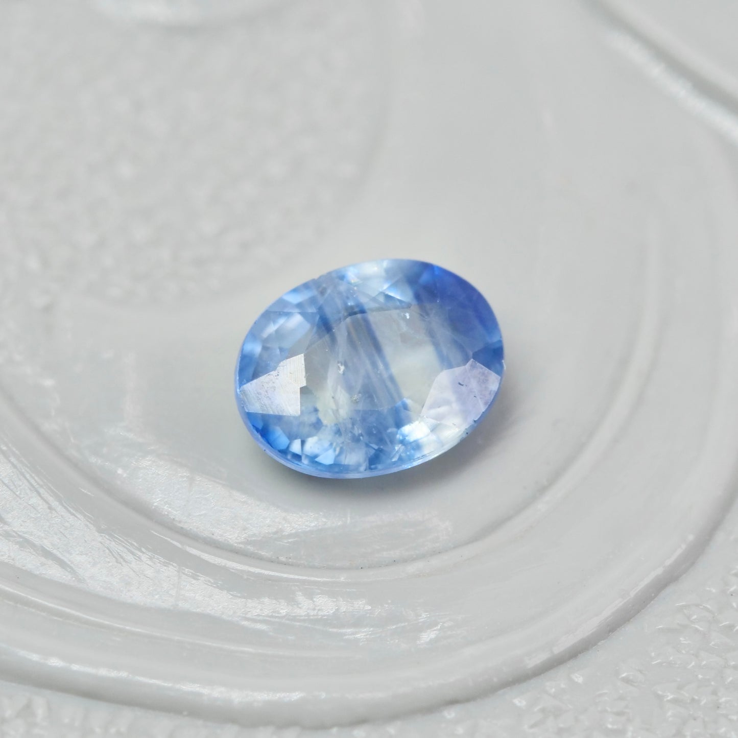 バイカラーサファイア 0.32ct オーバルカット 4.5mm×3.5mm×1.9mm【MJ2879】