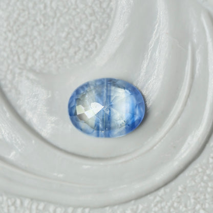 バイカラーサファイア 0.32ct オーバルカット 4.5mm×3.5mm×1.9mm【MJ2879】