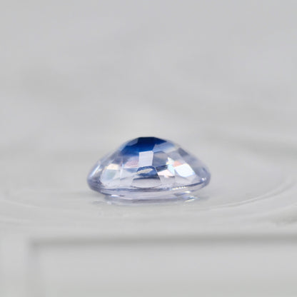 バイカラーサファイア 0.30ct オーバルカット 4.4mm×3.5mm×2.1mm【MJ2880】
