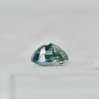 バイカラーサファイア 0.36ct オーバルカット 4.3mm×3.5mm×2.5mm【MJ2881】