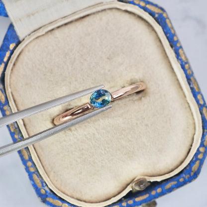 バイカラーサファイア 0.36ct オーバルカット 4.3mm×3.5mm×2.5mm【MJ2881】