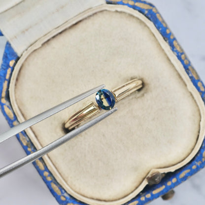 バイカラーサファイア 0.31ct オーバルカット 4.3mm×3.5mm×2.5mm【MJ2882】