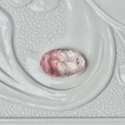 バイカラートルマリン 0.49ct オーバルカット 6.1mm×4.0mm×2.8mm【MJ2980】