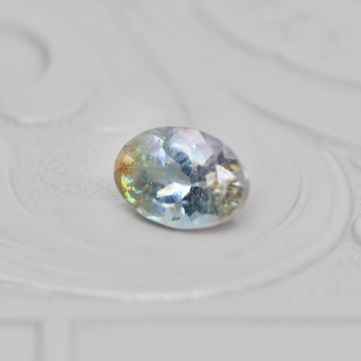 バイカラートルマリン 0.50ct オーバルカット 5.8mm×4.0mm×3.1mm【MJ2982】