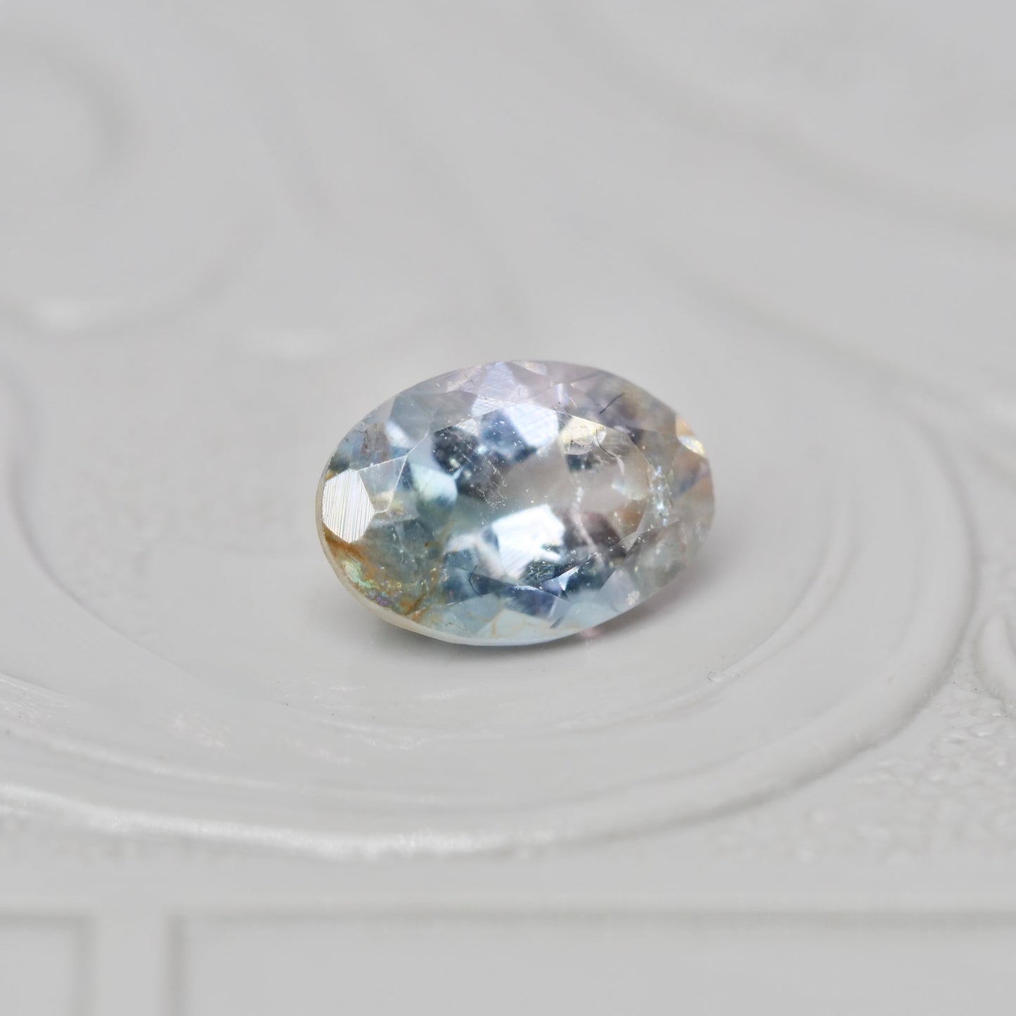 バイカラートルマリン 0.50ct オーバルカット 5.8mm×4.0mm×3.1mm【MJ2982】