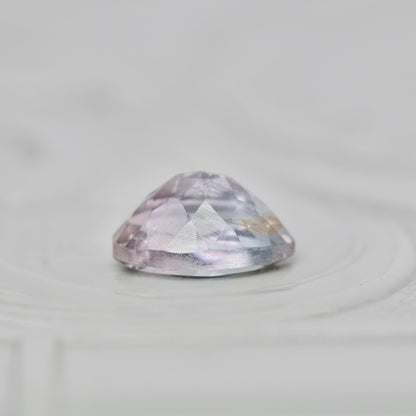 バイカラートルマリン 0.50ct オーバルカット 5.8mm×4.0mm×3.1mm【MJ2982】