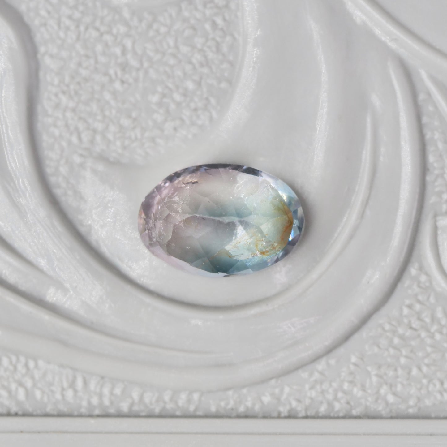 バイカラートルマリン 0.50ct オーバルカット 5.8mm×4.0mm×3.1mm【MJ2982】