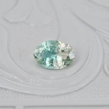 バイカラートルマリン 0.44ct オーバルカット 5.9mm×4.1mm×2.6mm【MJ2984】