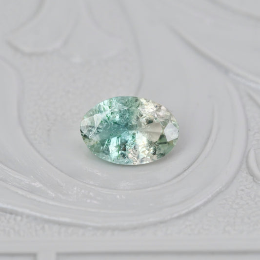 バイカラートルマリン 0.44ct オーバルカット 5.9mm×4.1mm×2.6mm【MJ2984】