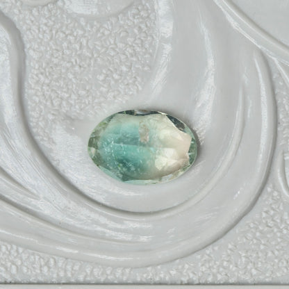 バイカラートルマリン 0.44ct オーバルカット 5.9mm×4.1mm×2.6mm【MJ2984】