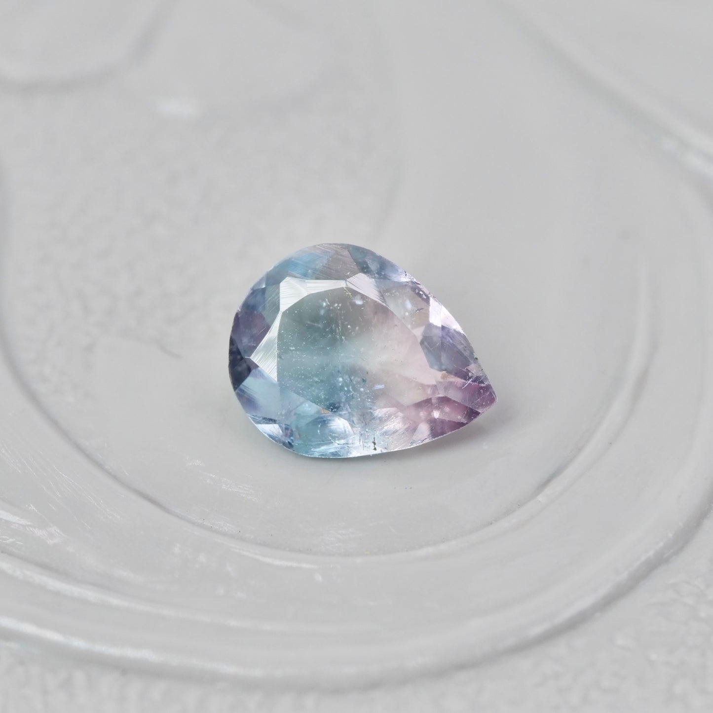 バイカラートルマリン 0.23ct ペアシェイプカット 5.0mm×3.9mm×1.9mm【MJ2985】