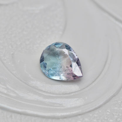 バイカラートルマリン 0.23ct ペアシェイプカット 5.0mm×3.9mm×1.9mm【MJ2985】