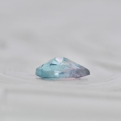 バイカラートルマリン 0.23ct ペアシェイプカット 5.0mm×3.9mm×1.9mm【MJ2985】