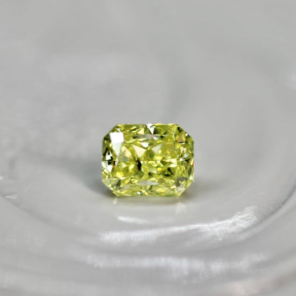 スクエアカット イエローダイヤモンド 0.13ct 3.1mm×2.5mm×2.0mm 【MJ2622】