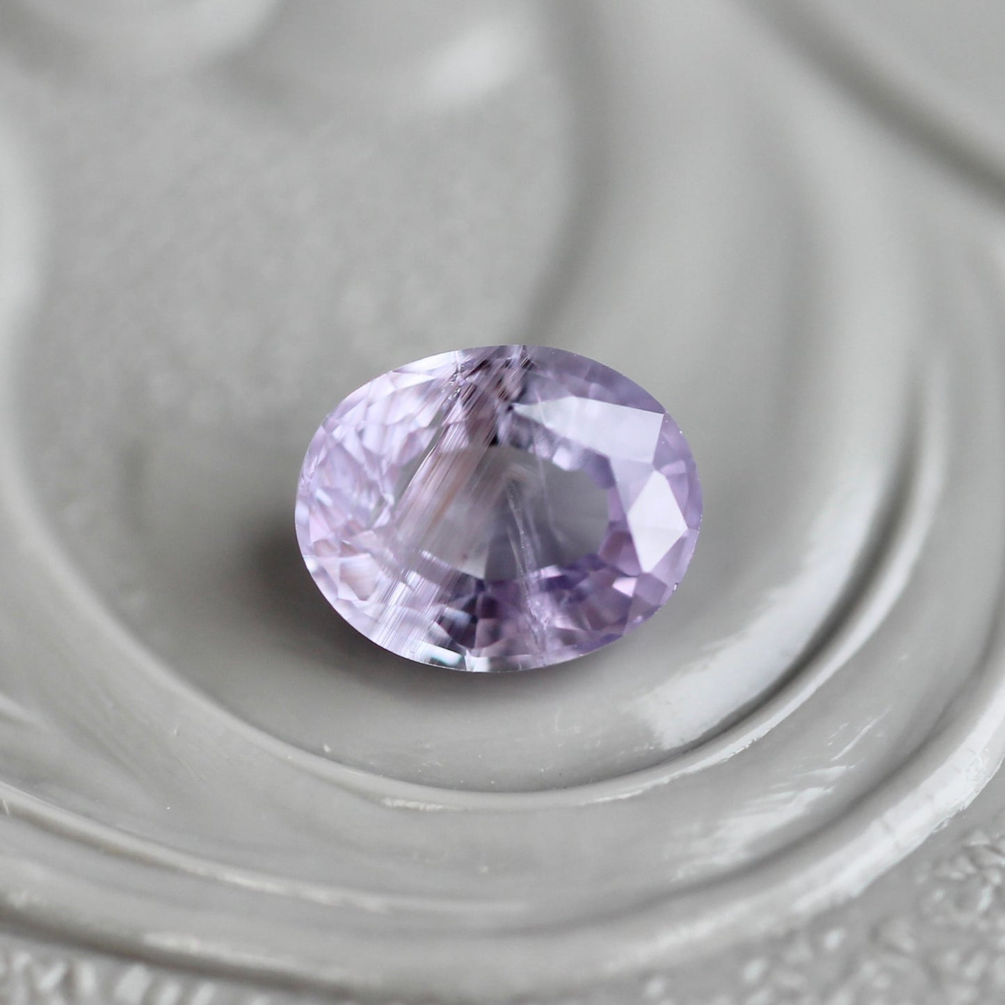 非加熱サファイア 0.49ct 5mm×4mm オーバルカット 【MJ2433】