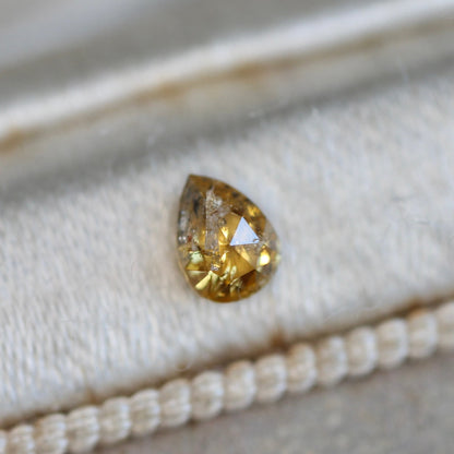 ペアシェイプカット ナチュラルダイヤモンド 0.225ct 4.2mm×3.1mm-1.7mm 【MJ2476】