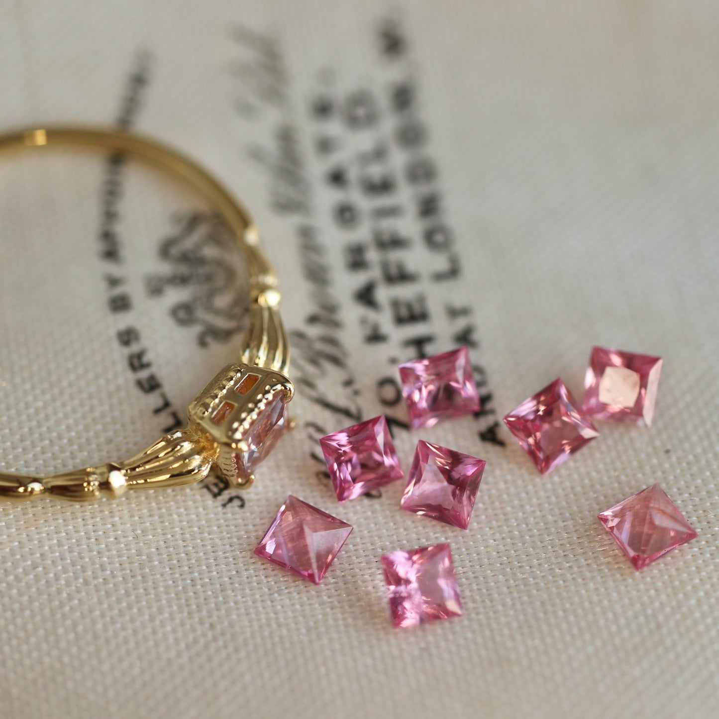 アヤナスピネル 3mm×3mm K18YG ミルフレーム×アンティークアーム リング 【MJ2407】