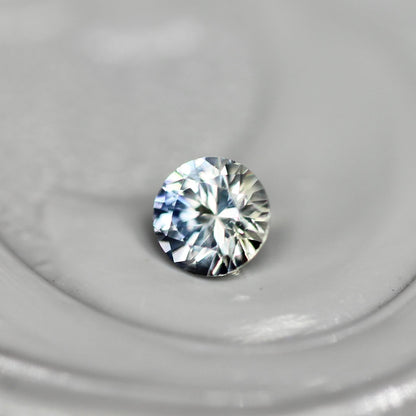 バイカラーサファイア 0.10ct ラウンドカット  2.9mm×2.9mm×2.0mm【MJ2553】