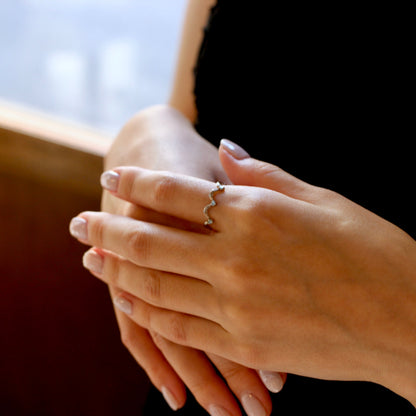 アイスブルーダイヤモンド 計0.06ct ラウンドブリリアントカット Pt900 3本爪×クラウンアーム【MJ2844】