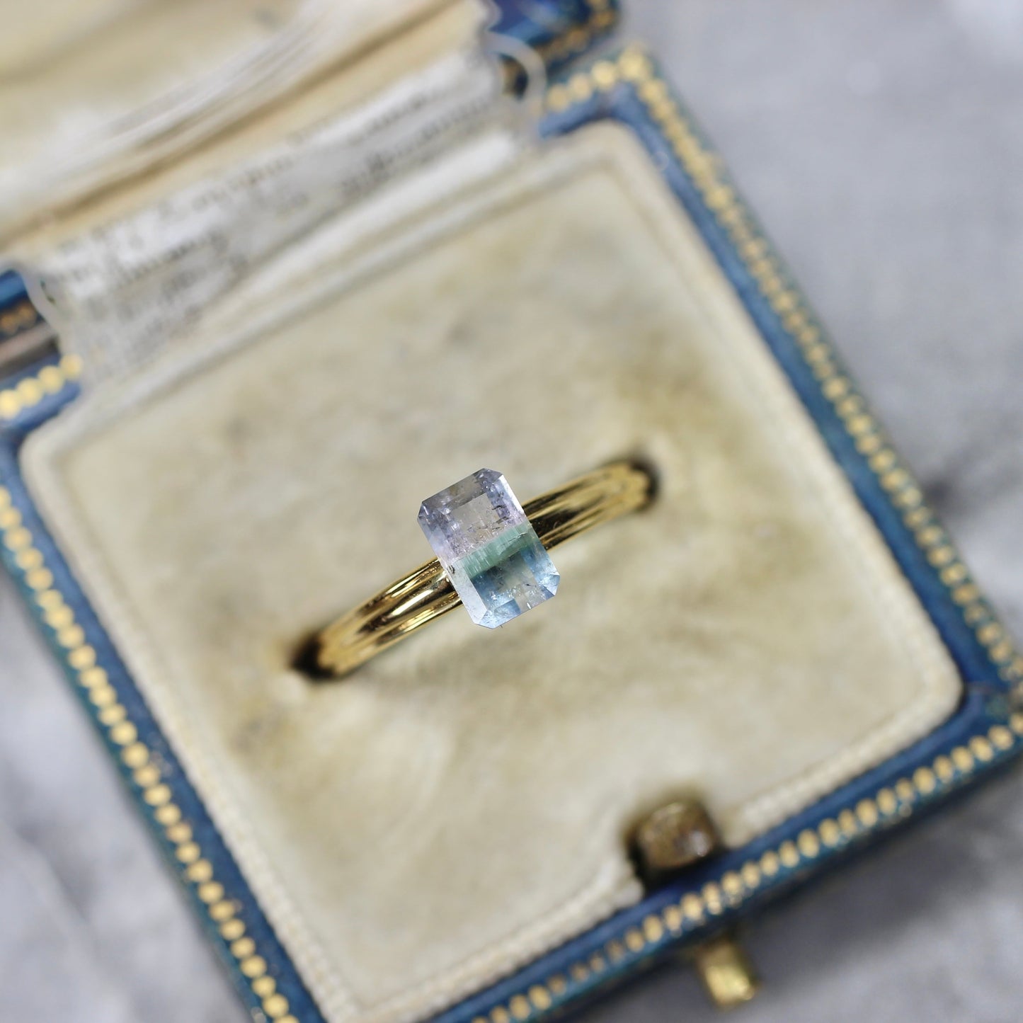 パーティーカラードトルマリン 0.74ct エメラルドカット 6.7mm×4.5mm×2.8mm【MJ2661】