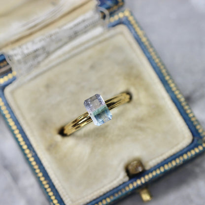 パーティーカラードトルマリン 0.74ct エメラルドカット 6.7mm×4.5mm×2.8mm【MJ2661】