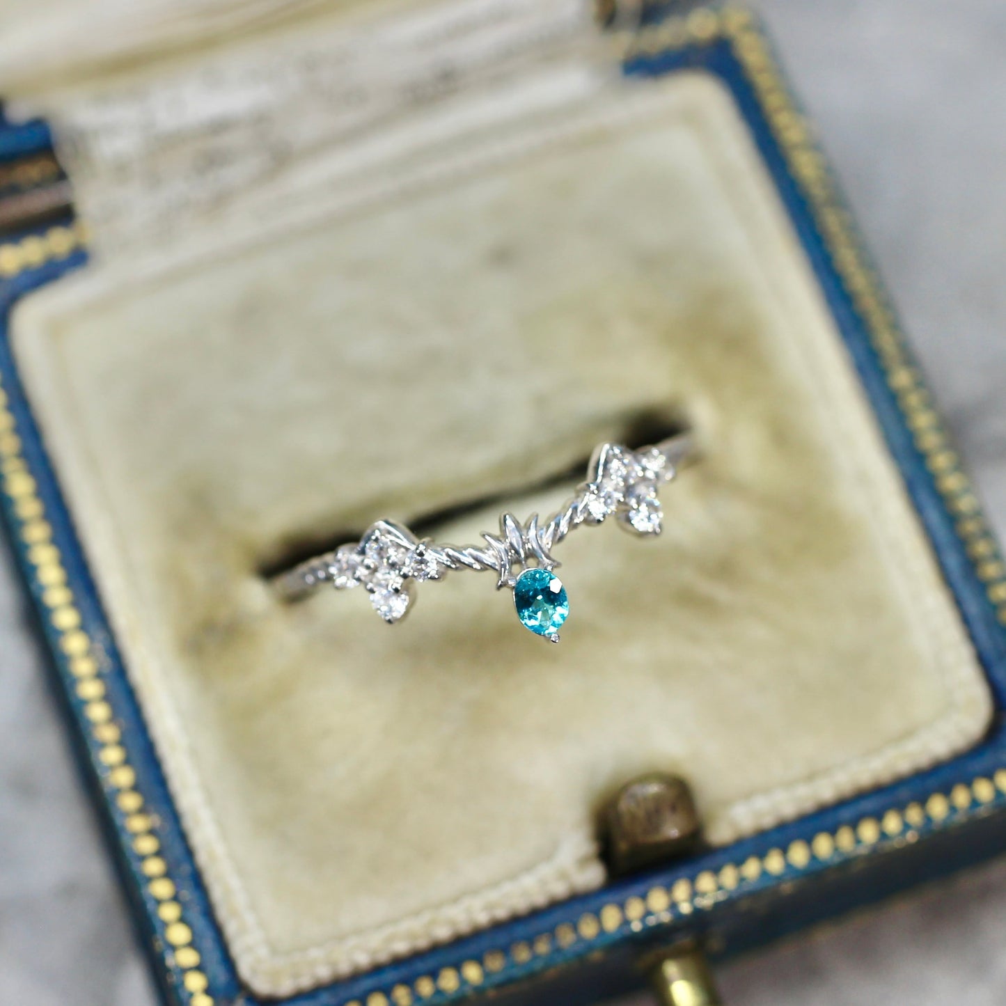 パライバトルマリン 0.05ct オーバルカット 2.8mm×2.1mm×1.3mm【MJ2550】