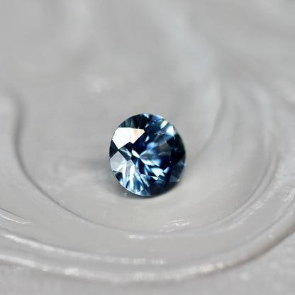 モンタナサファイア 0.25ct ラウンドカット 3.8mm×3.8mm×2.5mm アメリカ・モンタナ州産 紫陽花【MJ2598】
