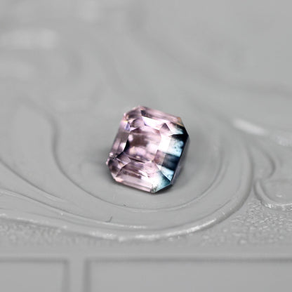 エメラルドカット バイカラートルマリン 0.90ct 5.1mm×4.5mm-4.7mm 【MJ2518】
