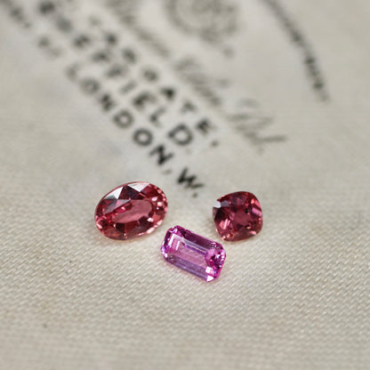 クッションカット パパラチアサファイア 0.166ct  2.8mm×2.8mm×1.6mm【MJ2582】