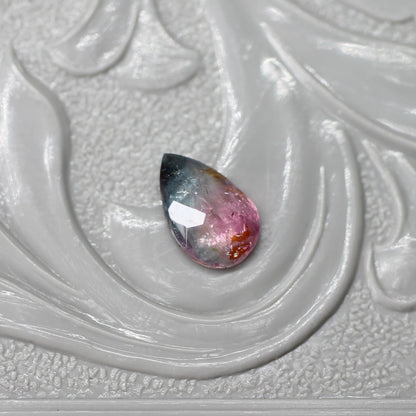 ペアシェイプ パーティーカラード トルマリン 0.34ct  5.7mm×3.6mm×1.9mm【MJ2572】